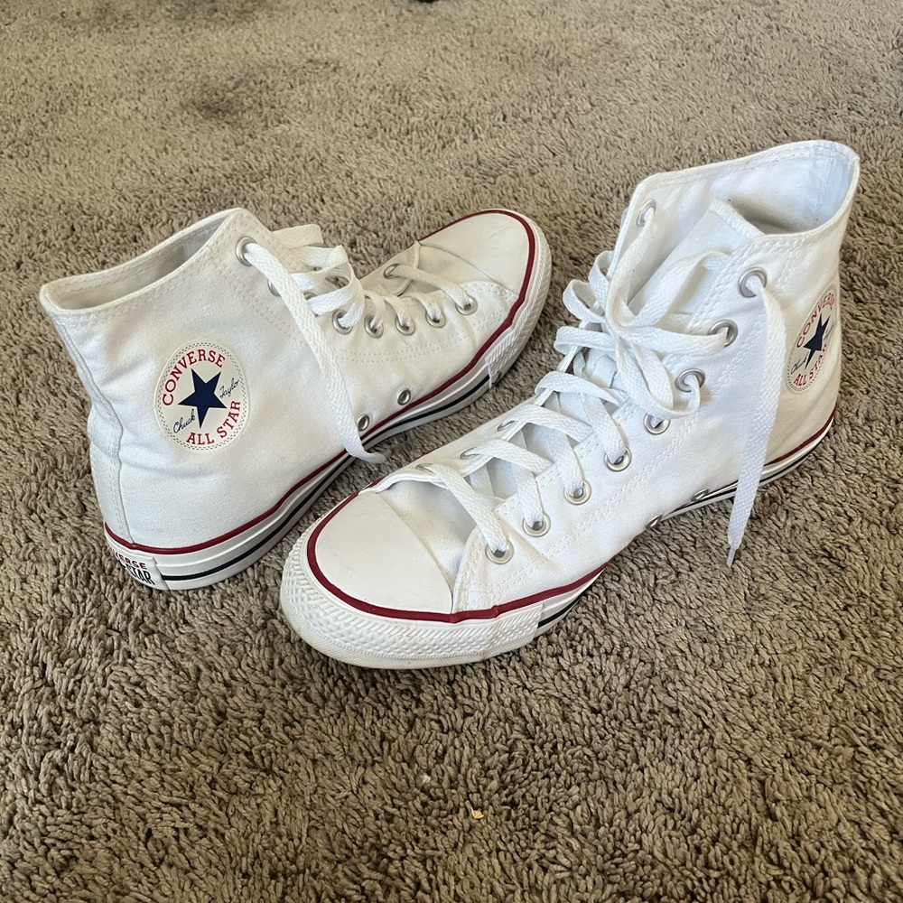 white converse! size 9 in mens